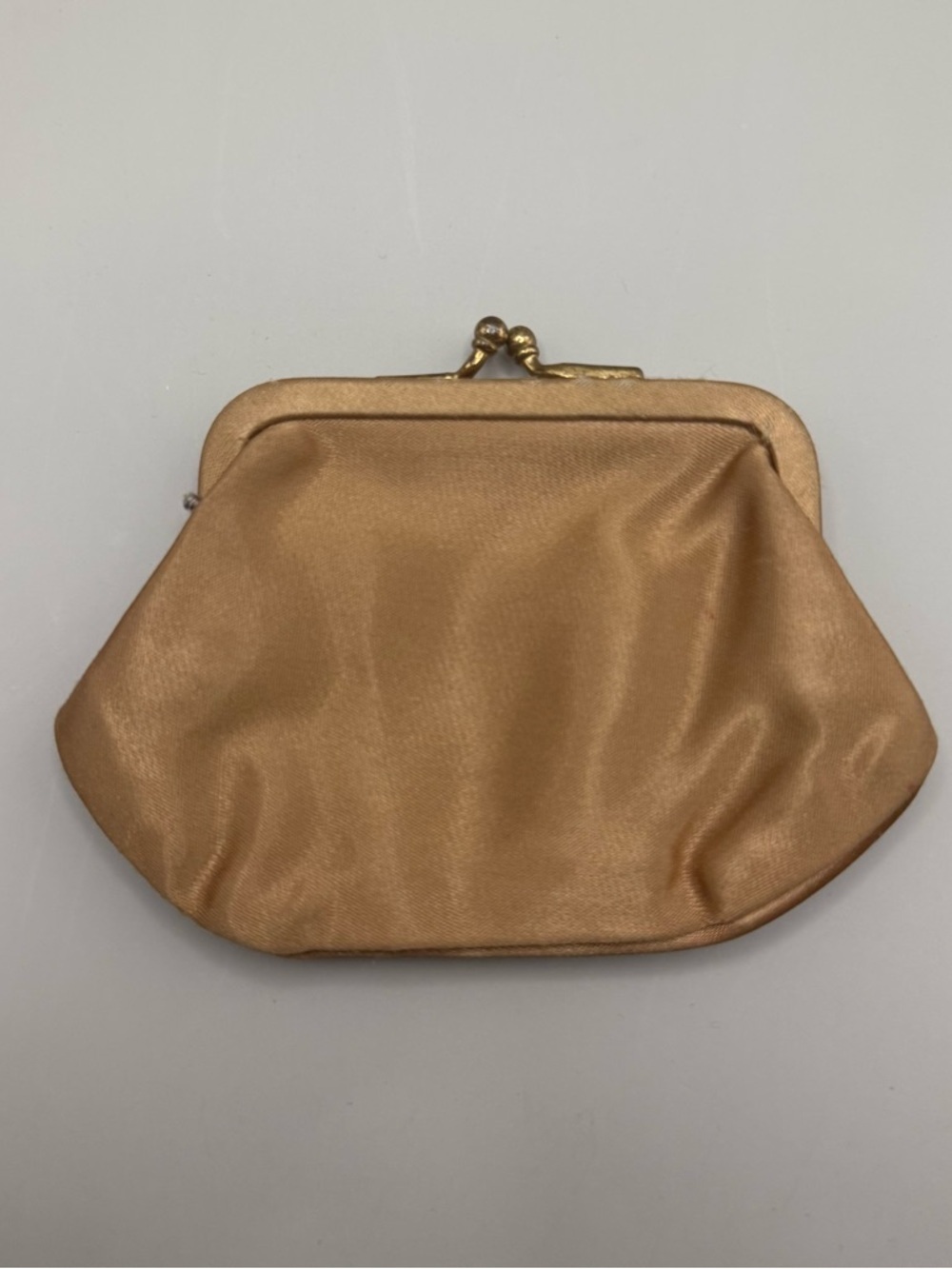 Vintage Satin Golden Kiss Lock Coin Change Purse/Pouch  Women’s 3x4” - Picture 2 of 4